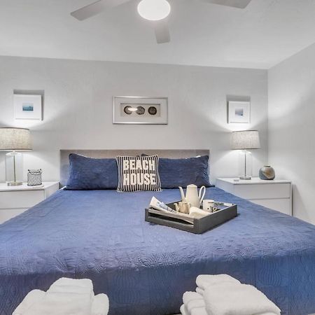 2Bed 1Bath Suite Minutes To Downtown, Beaches, Restaurants, Theaters And More Sarasota Bagian luar foto