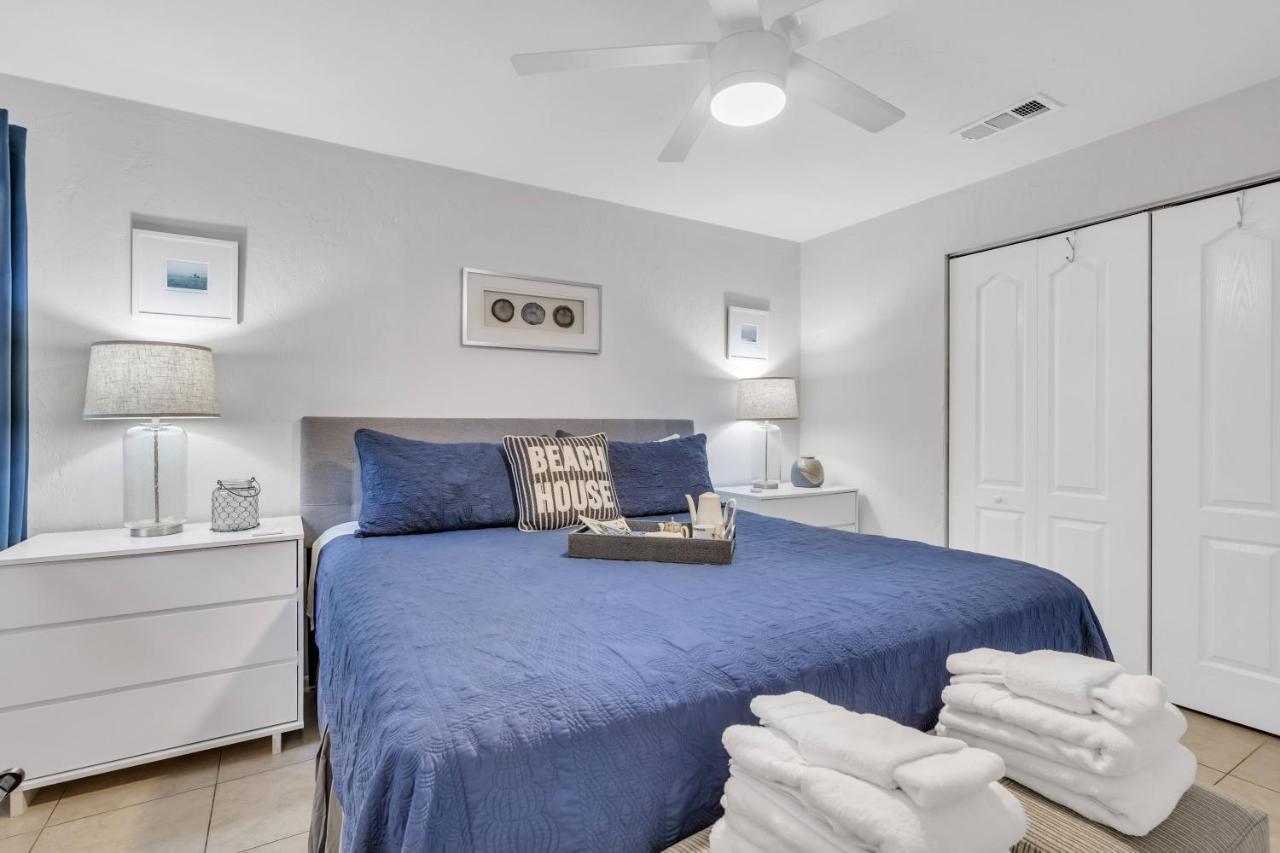 2Bed 1Bath Suite Minutes To Downtown, Beaches, Restaurants, Theaters And More Sarasota Bagian luar foto