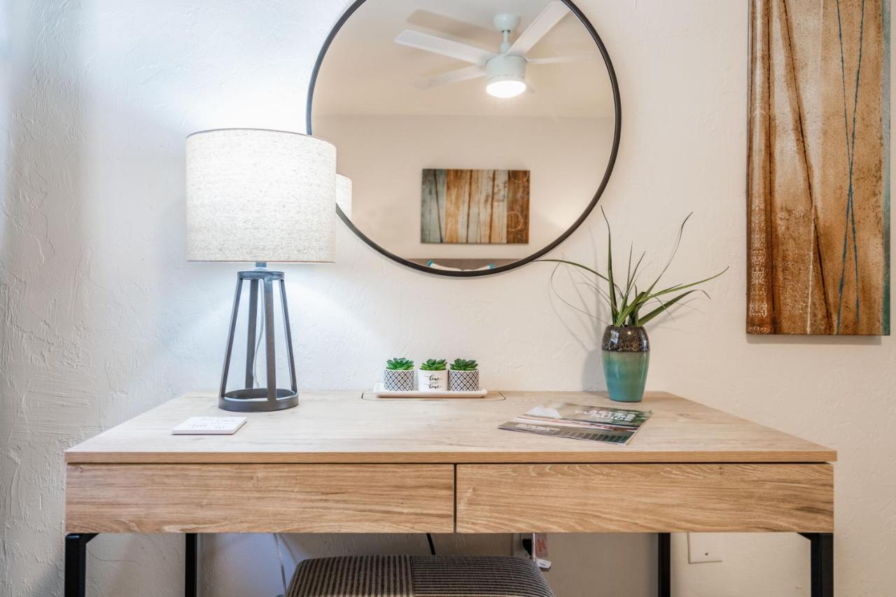 2Bed 1Bath Suite Minutes To Downtown, Beaches, Restaurants, Theaters And More Sarasota Bagian luar foto
