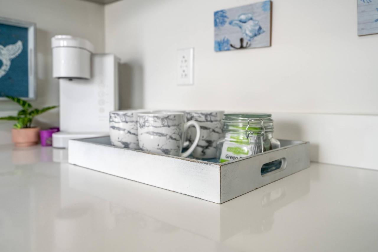 2Bed 1Bath Suite Minutes To Downtown, Beaches, Restaurants, Theaters And More Sarasota Bagian luar foto