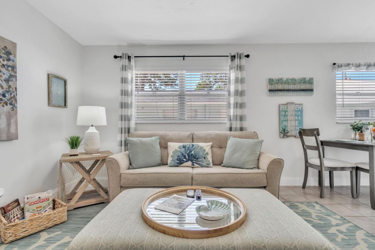 2Bed 1Bath Suite Minutes To Downtown, Beaches, Restaurants, Theaters And More Sarasota Bagian luar foto