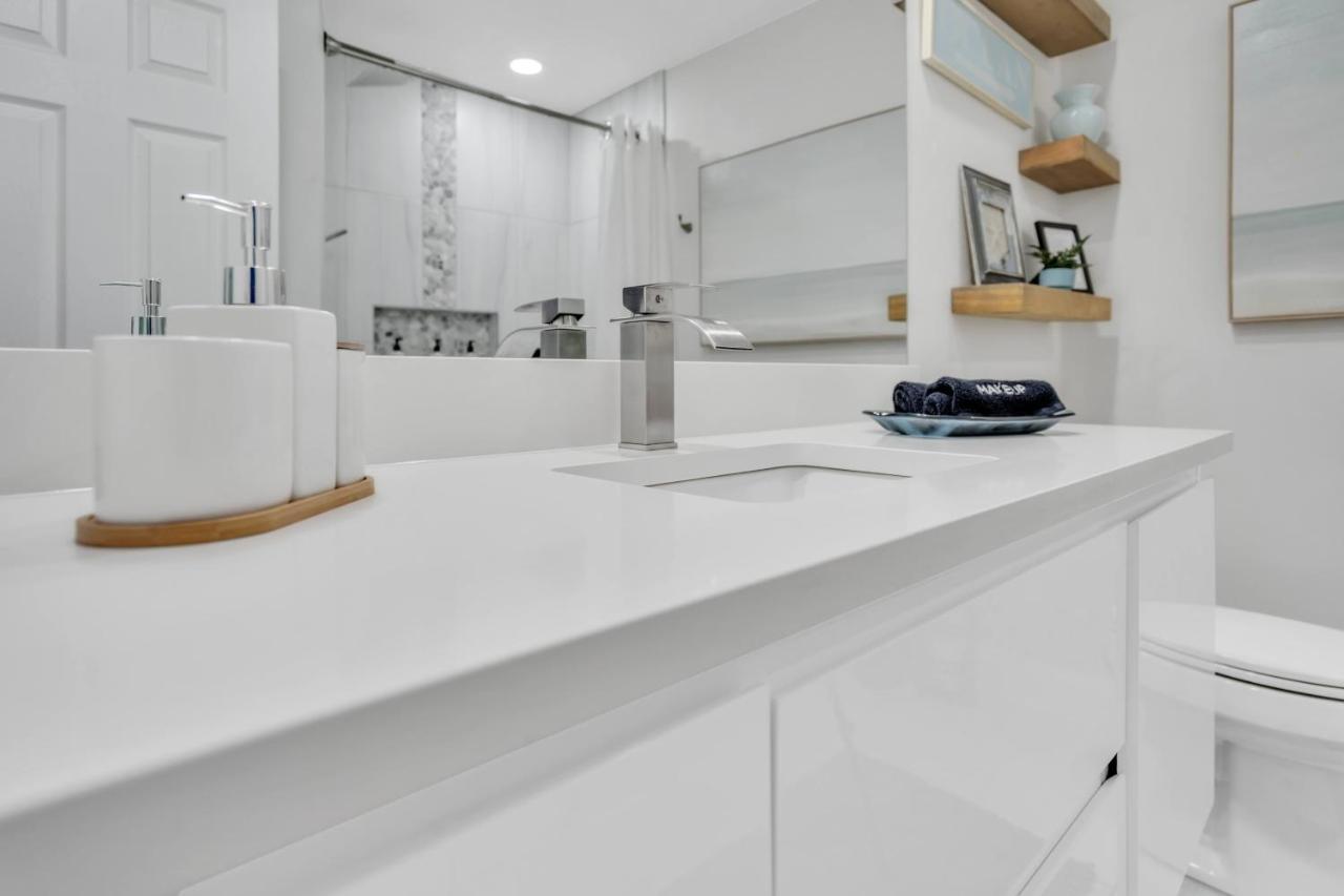 2Bed 1Bath Suite Minutes To Downtown, Beaches, Restaurants, Theaters And More Sarasota Bagian luar foto