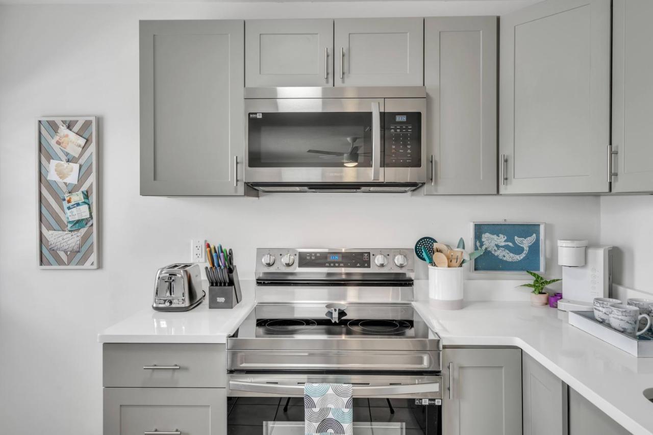 2Bed 1Bath Suite Minutes To Downtown, Beaches, Restaurants, Theaters And More Sarasota Bagian luar foto