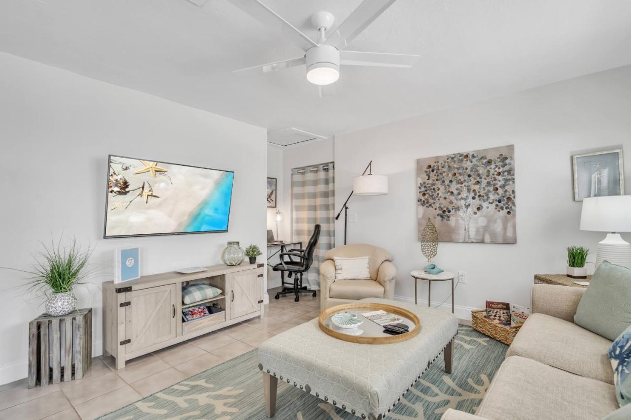 2Bed 1Bath Suite Minutes To Downtown, Beaches, Restaurants, Theaters And More Sarasota Bagian luar foto