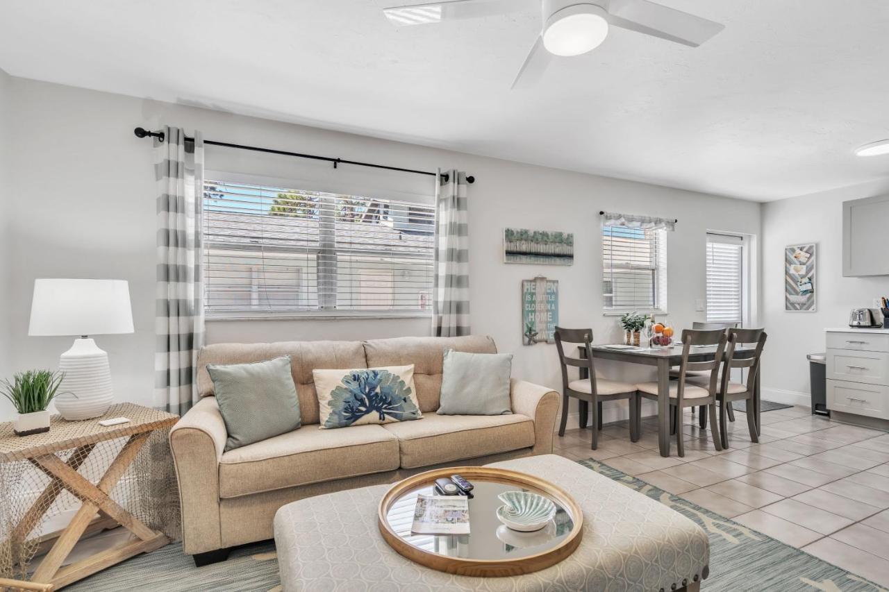 2Bed 1Bath Suite Minutes To Downtown, Beaches, Restaurants, Theaters And More Sarasota Bagian luar foto
